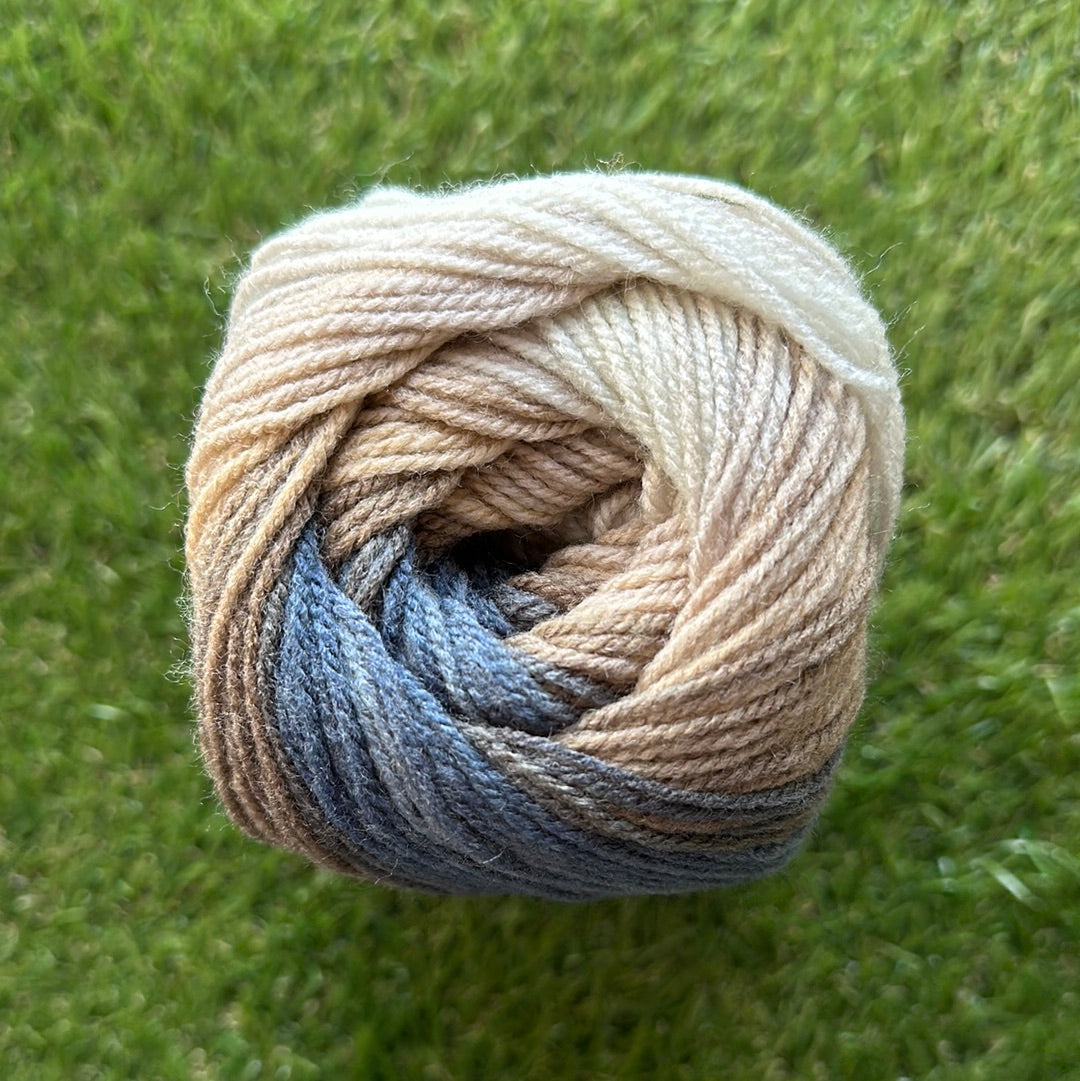James C.Brett Aurora DK 100g - Colour AU10