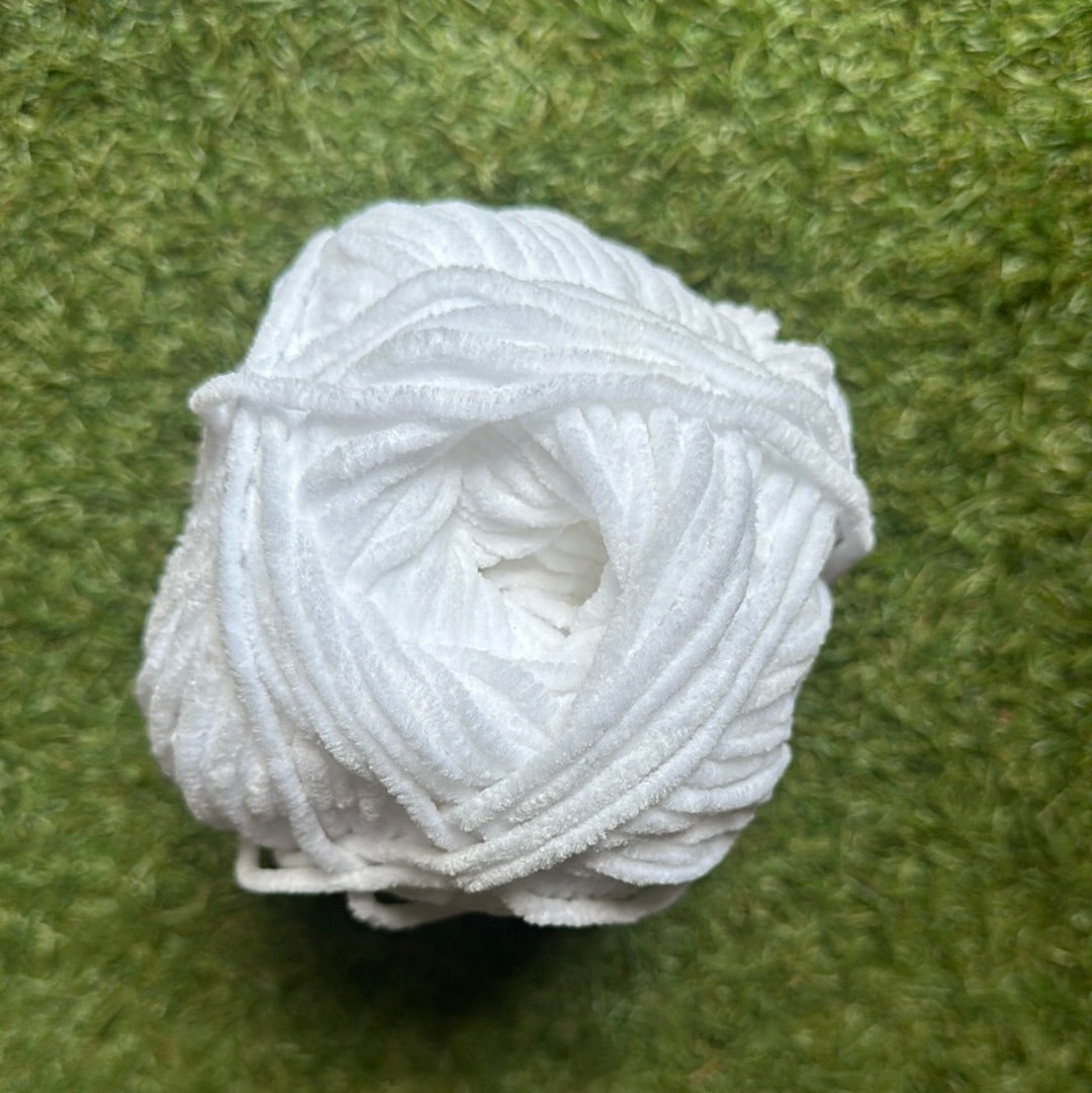 Flutterby Chunky White B01